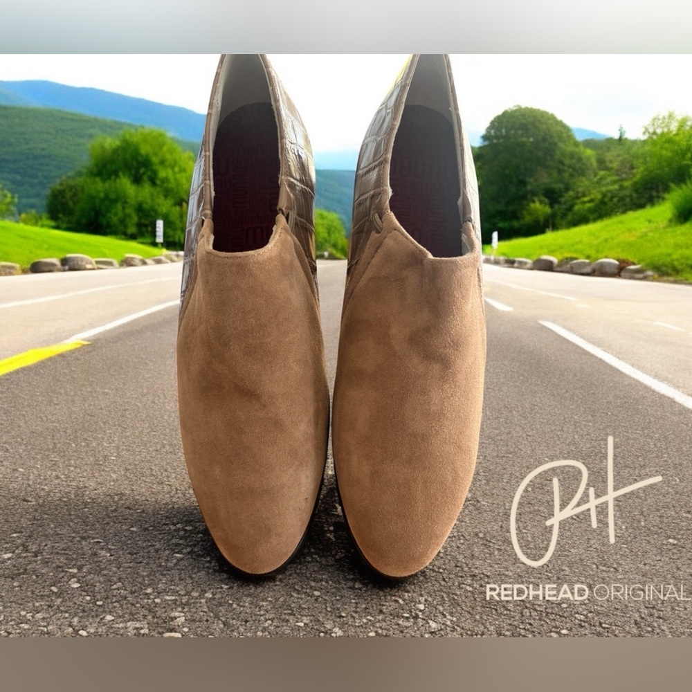 Munro Marteen Flat Taupe Suede
Short Booties Loafers Croc
Embossed Size 10 M NWT